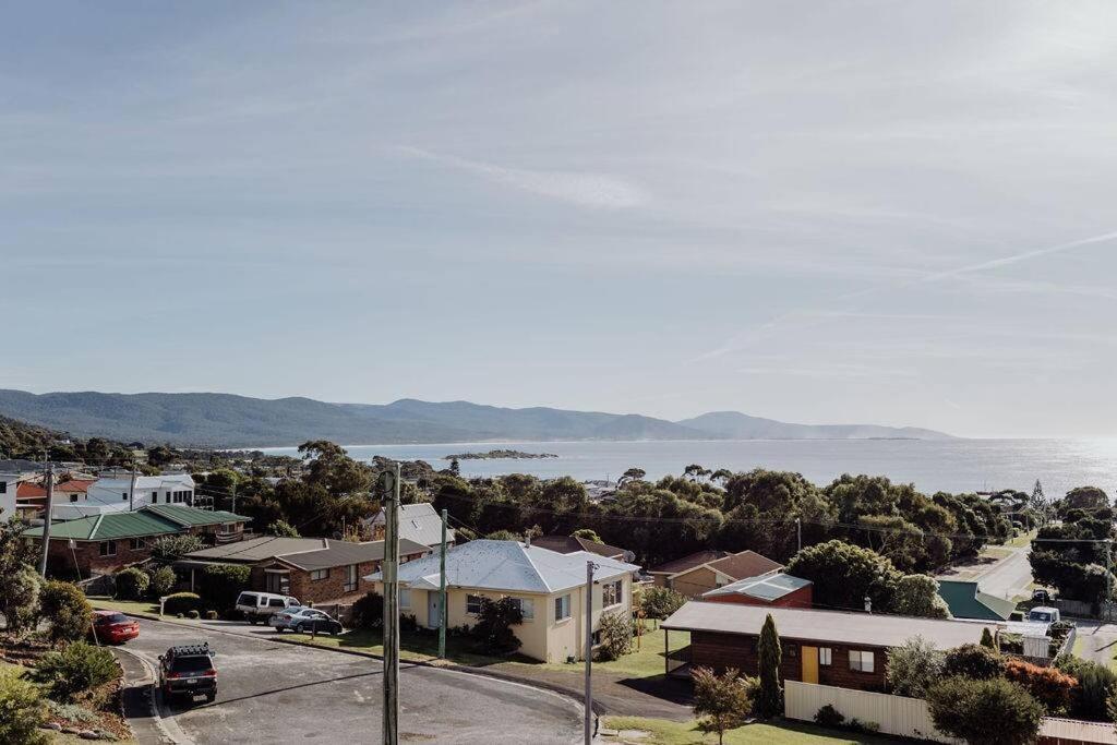 Villa The Watch House - Panoramic Views Of Bicheno Ocean Exterior foto
